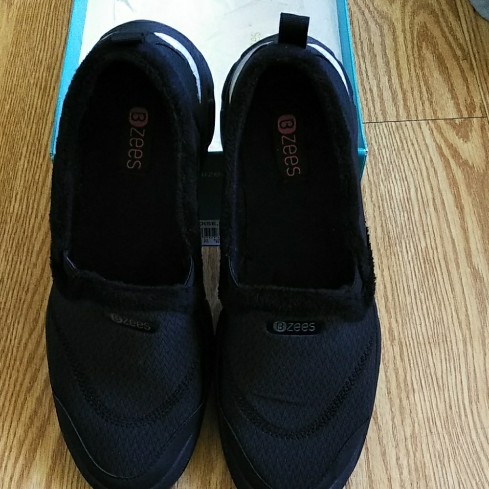 Naturalizer Bzees slip-ons